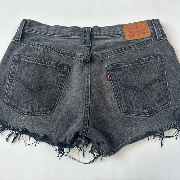 Levi’s 501 Button Fly Shorts - Picture 2 of 4